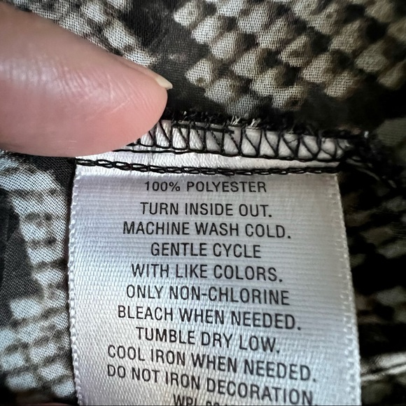 JM collection Luxe Baroque sheer top - Picture 7 of 7